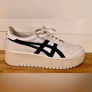 ASICS Japan S PF Platform sneaker. Women’s size 9.5. NWT. Excellent condition